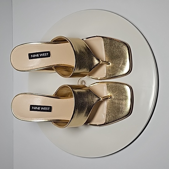 Nine West Gogo Thong Sandals Slides Block Heels Shoes Square Open Toe Gold 6 - Picture 4 of 15